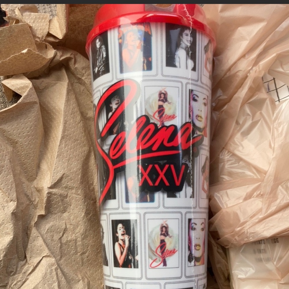 Selena cup 🎄🎄🎅🤶 - Picture 2 of 2